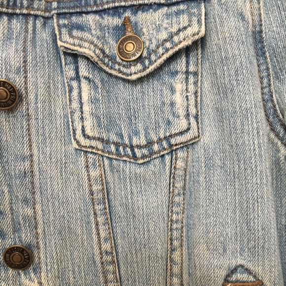 Denim Jacket 🧥 - Picture 7 of 9